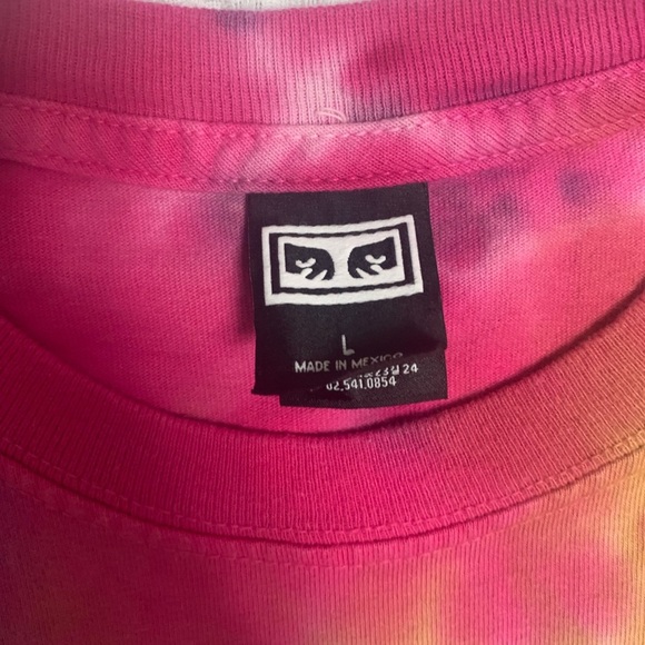RARE OBEY tee featuring the brand’s iconic logo at the chest and back. Tie-dyed - Picture 5 of 10